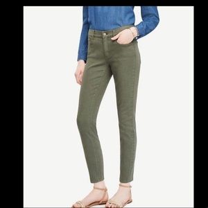 Ann Taylor loft modern skinny 30/10p green jeans
